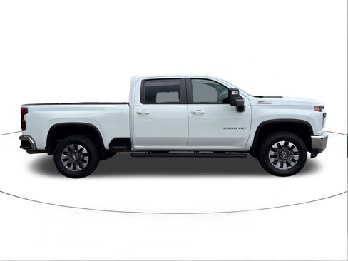 Used 2023 Chevrolet Silverado 2500 LT w/ Convenience Package AWD/4WD image 2