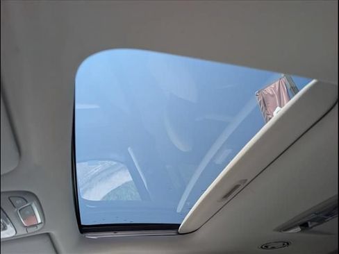 Used 2024 Kia Telluride S w/ S Sunroof Package FWD image 14