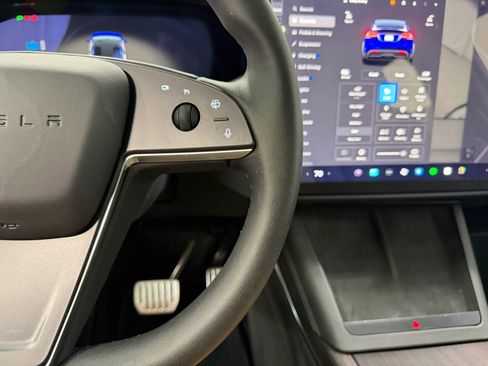 Used 2024 Tesla Model X AWD/4WD image 32
