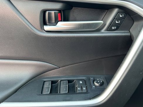 Used 2023 Toyota RAV4 XLE Premium image 12