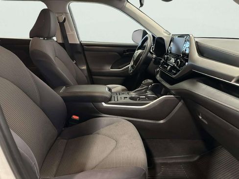 Used 2021 Toyota Highlander L AWD/4WD image 27