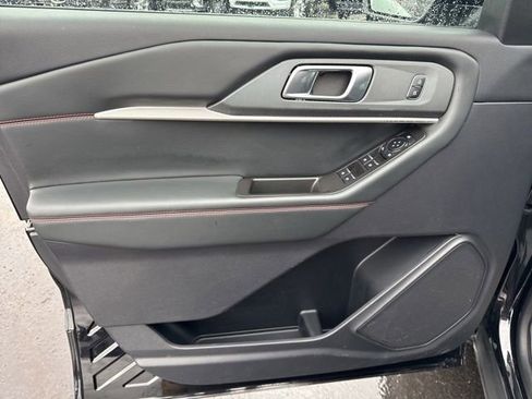 Used 2025 Ford Explorer ST-Line AWD/4WD image 8