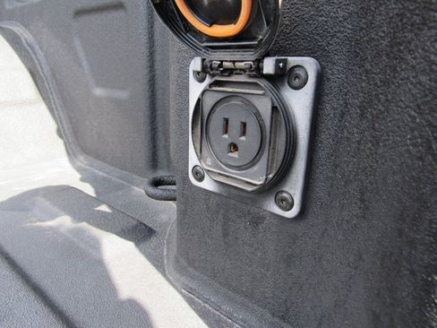 Certified 2022 GMC Sierra 1500 AT4X image 36