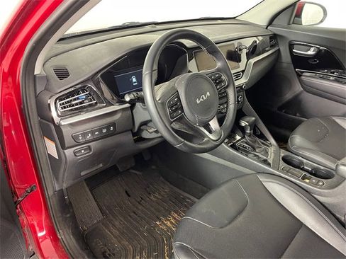 Used 2022 Kia Niro Touring Special Edition image 3
