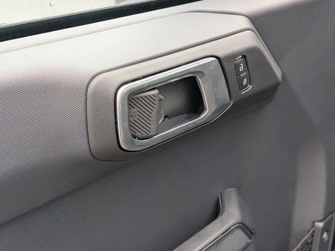 New 2025 Ford Bronco Base image 17