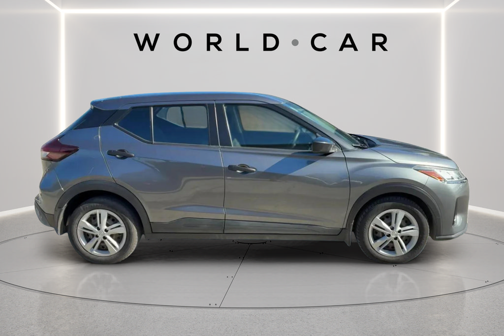 Used 2022 Nissan Kicks S FWD image 2