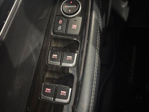 Used 2020 Kia Sorento S FWD image 16