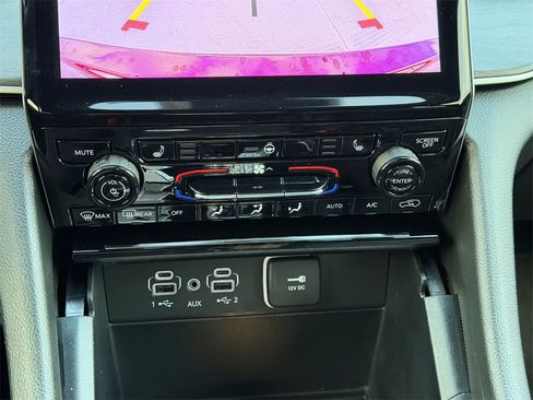 New 2025 Jeep Grand Cherokee L Limited image 22