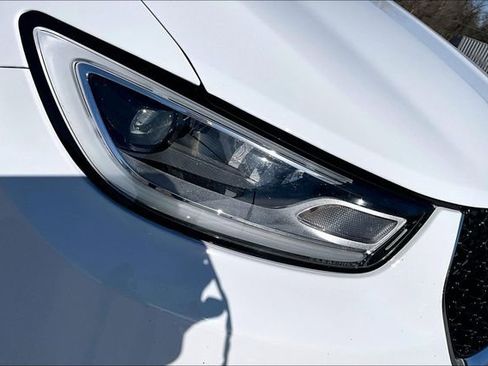 Used 2024 Chrysler Pacifica Touring-L FWD image 29