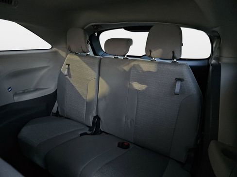 Certified 2021 Toyota Sienna LE FWD image 20