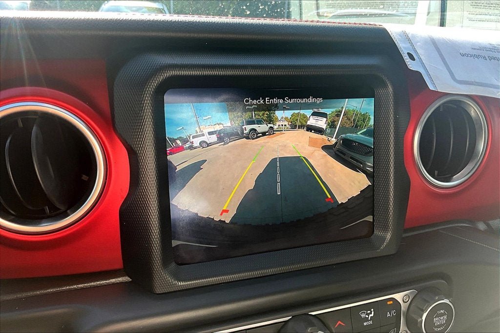 Used 2022 Jeep Wrangler Unlimited Rubicon w/ LED Lighting Group AWD/4WD image 22
