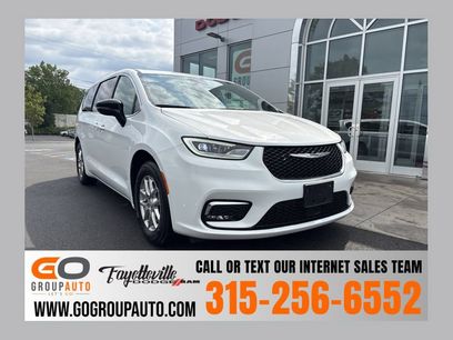 Used 2026 Chrysler Pacifica Select