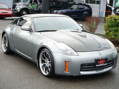 Used 2006 Nissan 350Z Touring w/ (N93) Cargo Convenience Pkg image 7