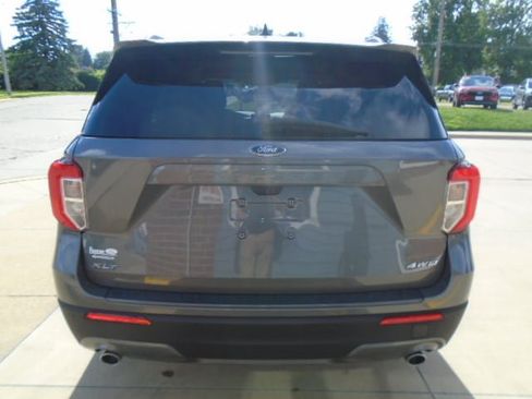Used 2024 Ford Explorer XLT w/ Equipment Group 202A AWD/4WD image 5