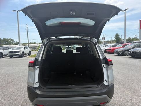 Used 2023 Nissan Rogue SV FWD image 12