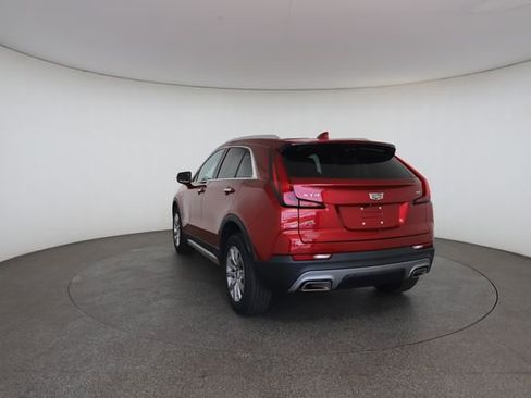 Used 2021 Cadillac XT4 Premium Luxury w/ Cold Weather Package AWD/4WD image 13