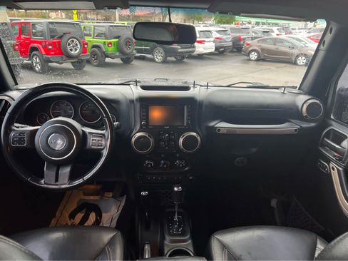 Used 2017 Jeep Wrangler 75th Anniversary image 16