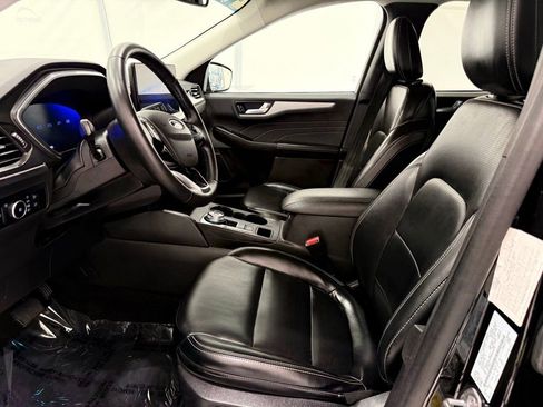 Used 2024 Ford Escape Platinum image 12