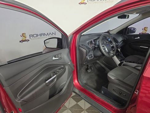 Used 2016 Ford Escape SE w/ Equipment Group 201A FWD image 19