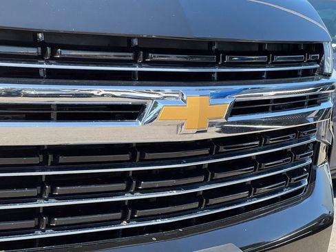 Used 2024 Chevrolet Suburban LT AWD/4WD image 43