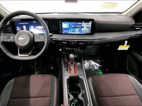 New 2025 Nissan Kicks SR w/ Illumination Package AWD/4WD image 6