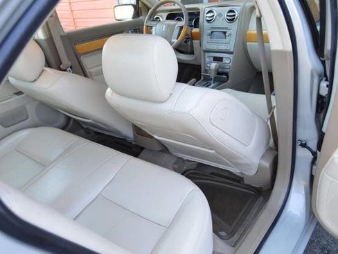Used 2008 Lincoln MKZ image 41