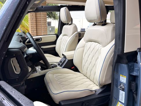 Used 2025 Ford Bronco Outer Banks AWD/4WD image 14