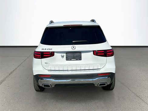Used 2024 Mercedes-Benz GLB 250 image 6