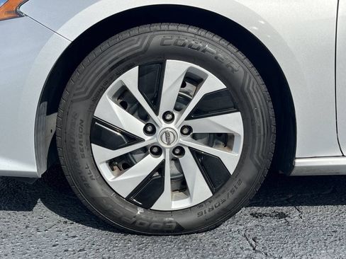 Used 2019 Nissan Altima 2.5 S FWD image 10