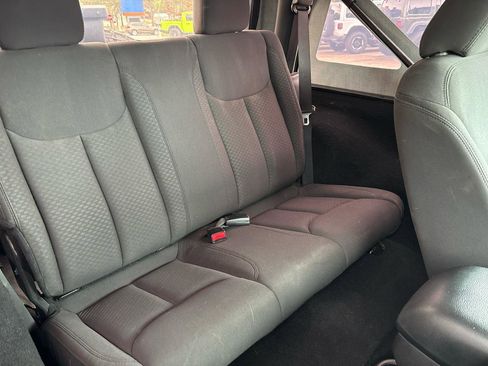 Used 2016 Jeep Wrangler Sport w/ Mopar Black Appearance Group image 11