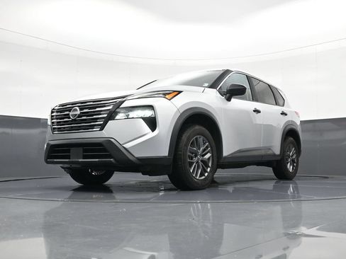 Certified 2024 Nissan Rogue S FWD image 18