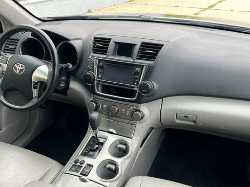 Used 2013 Toyota Highlander Plus image 21