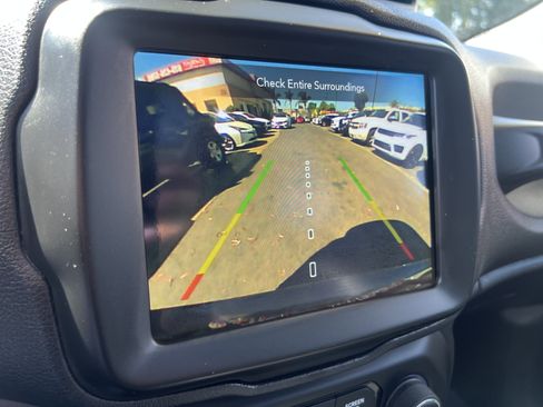 Used 2020 Jeep Renegade Limited w/ UConnect 8.4 Nav Group image 20