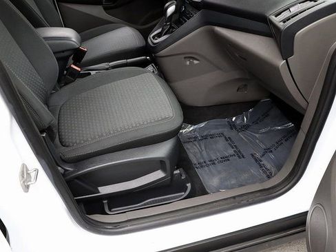 Used 2022 Ford Transit Connect XLT image 27