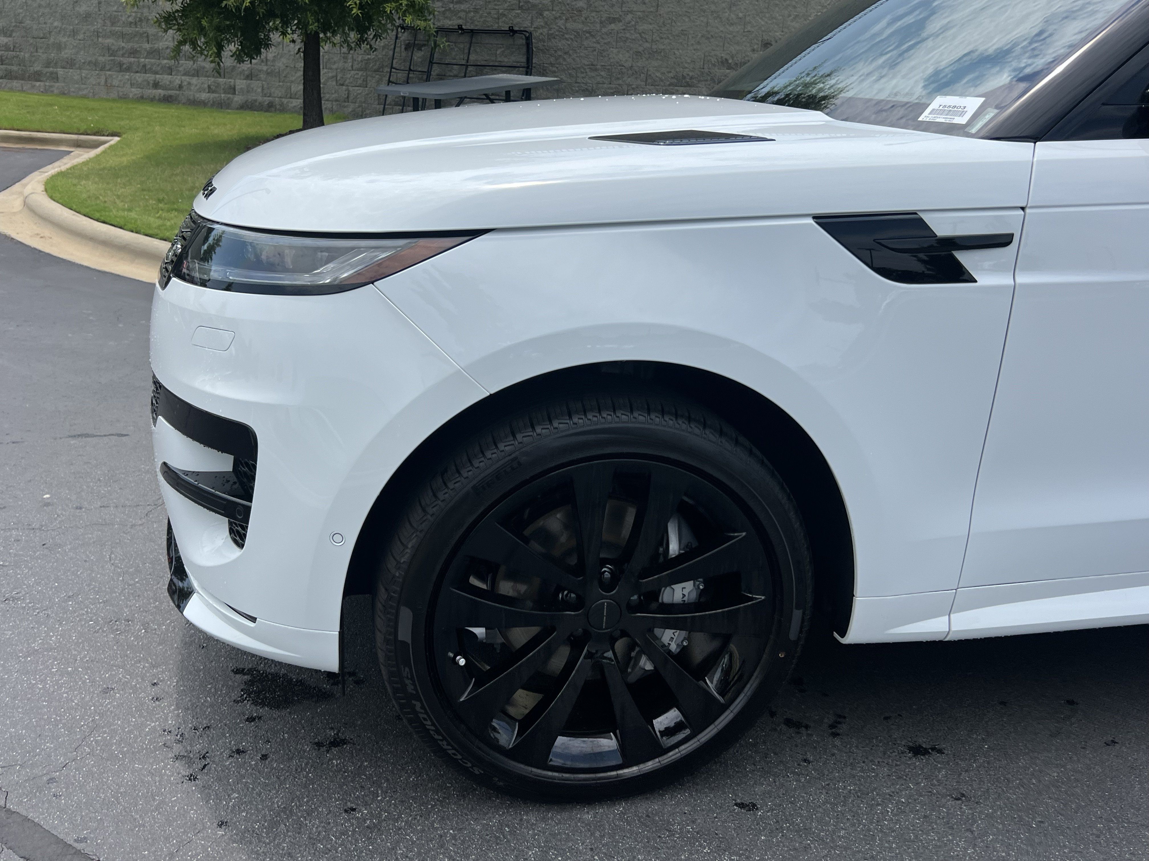 New 2026 Land Rover Range Rover Sport Dynamic SE AWD/4WD image 13