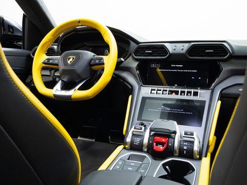 Used 2022 Lamborghini Urus image 35