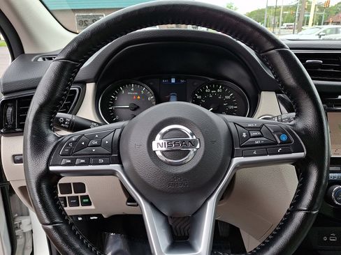 Used 2021 Nissan Rogue Sport SL AWD/4WD image 23