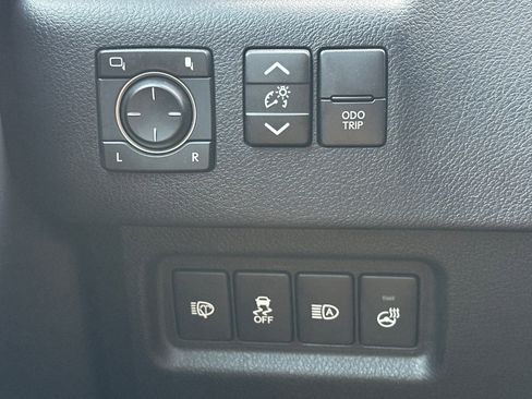 Used 2021 Lexus GX 460 Premium w/ Accessory Package image 40