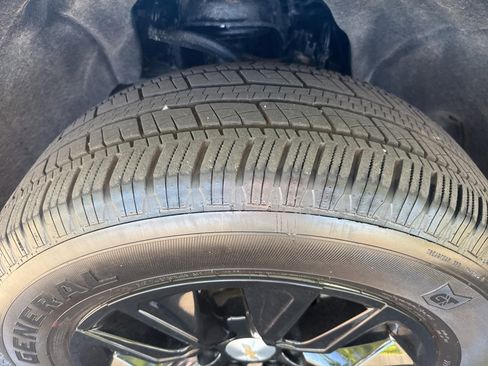 Used 2023 Chevrolet Silverado 1500 Custom image 10