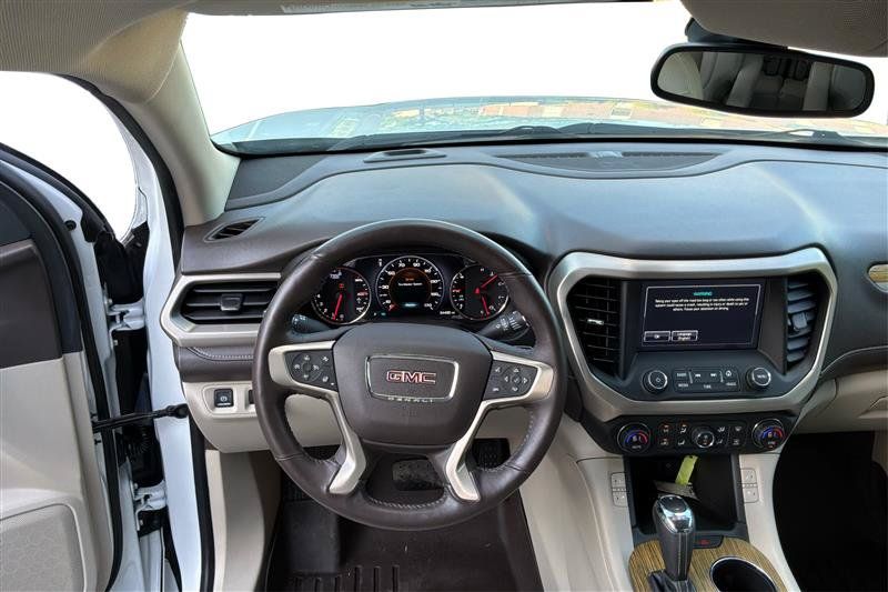 Used 2017 GMC Acadia Denali w/ Technology Package FWD image 14