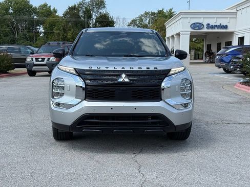 Used 2022 Mitsubishi Outlander SEL Black Edition AWD/4WD image 2