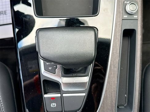 Used 2023 Audi Q5 2.0T Premium w/ Convenience Package image 22