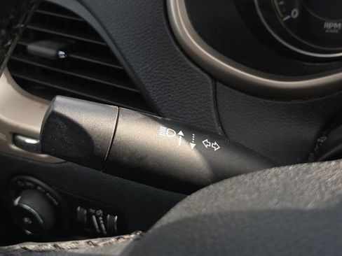 Used 2015 Jeep Cherokee Latitude w/ Cold Weather Group image 41