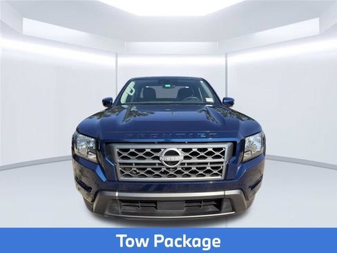 Used 2023 Nissan Frontier SV w/ Technology Package RWD image 2