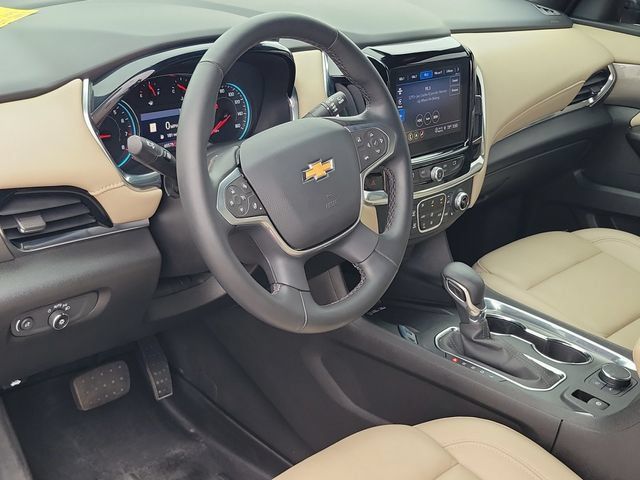 Used 2023 Chevrolet Traverse LT w/ LT Premium Package AWD/4WD image 7
