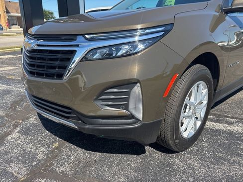 Used 2023 Chevrolet Equinox LT w/ Driver Convenience Package image 5