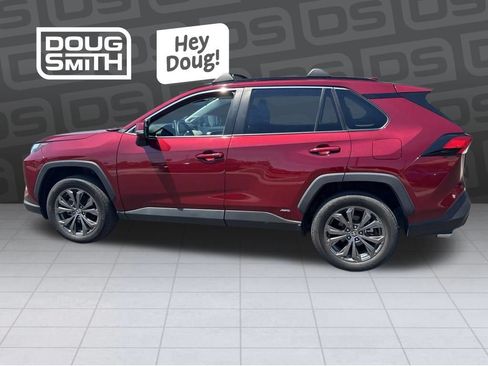Used 2022 Toyota RAV4 XLE Premium AWD/4WD image 2