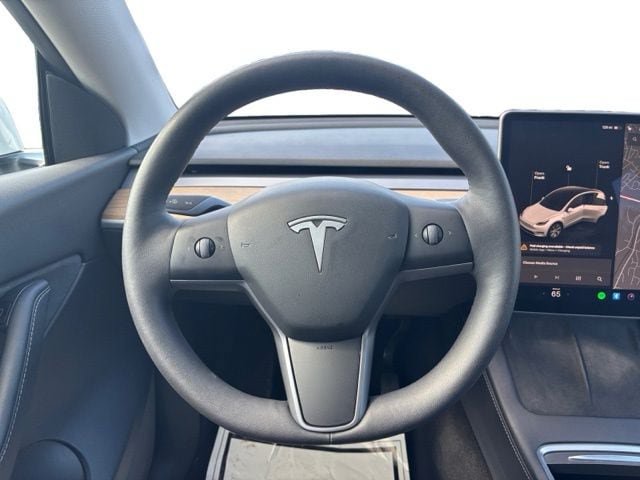 Used 2021 Tesla Model Y Long Range AWD/4WD image 15