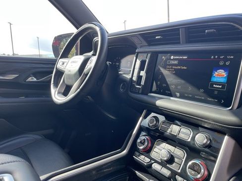 Used 2024 GMC Yukon Denali w/ Advanced Technology Package image 33
