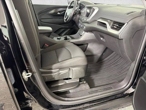 Used 2022 GMC Terrain SLE w/ Driver Convenience Package FWD image 13